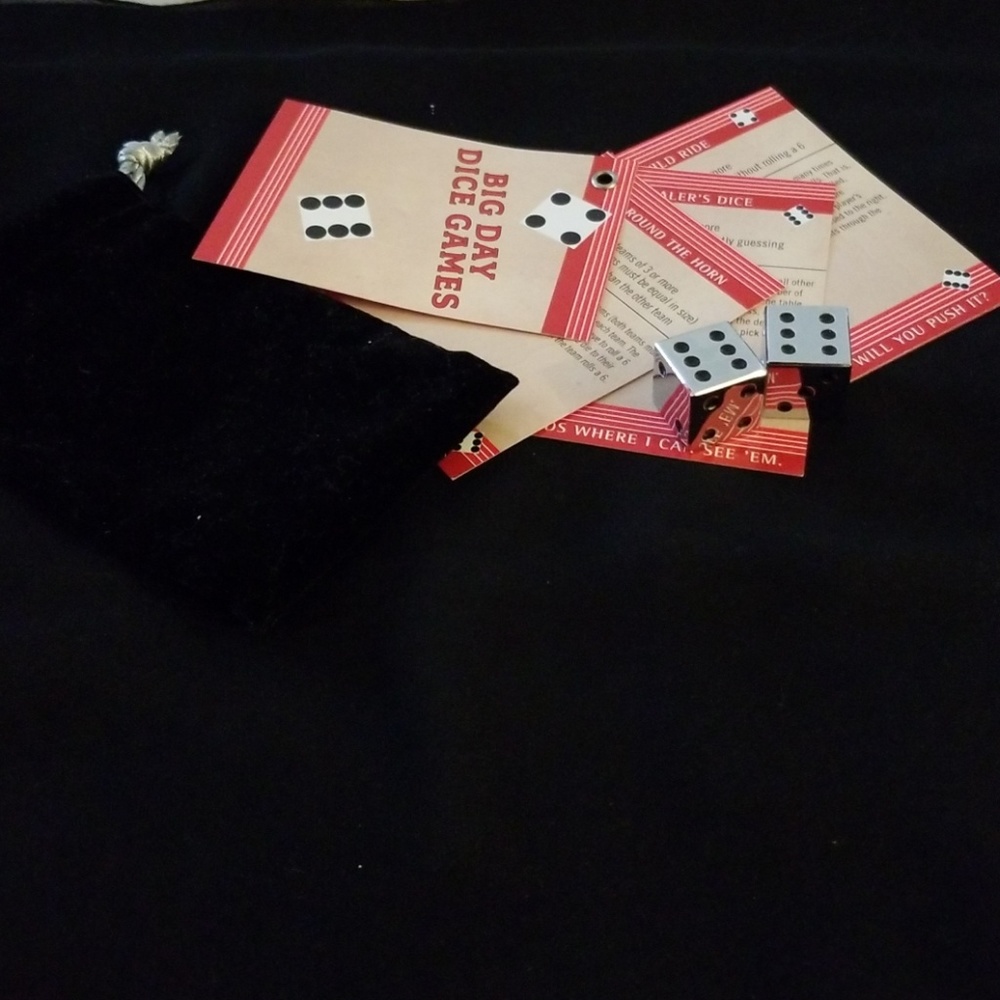 🎈3 for 25 items w/🎈Spencer gifts dice game
